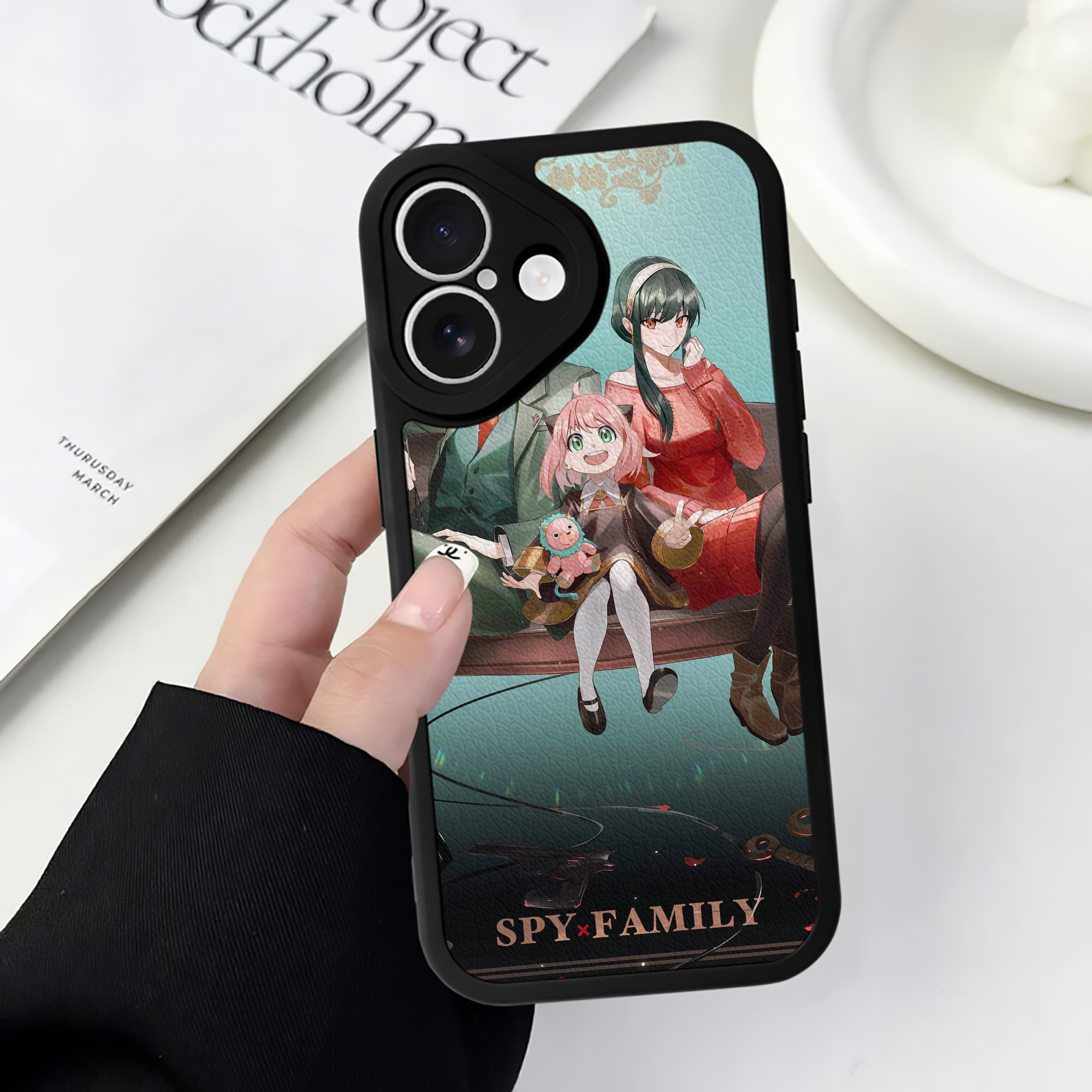 （画像用） SPY×FAMILY间谍家家酒 【iPhone 16シリーズ対応】シリコンスマホケース（レザー調） 材質：シリコン